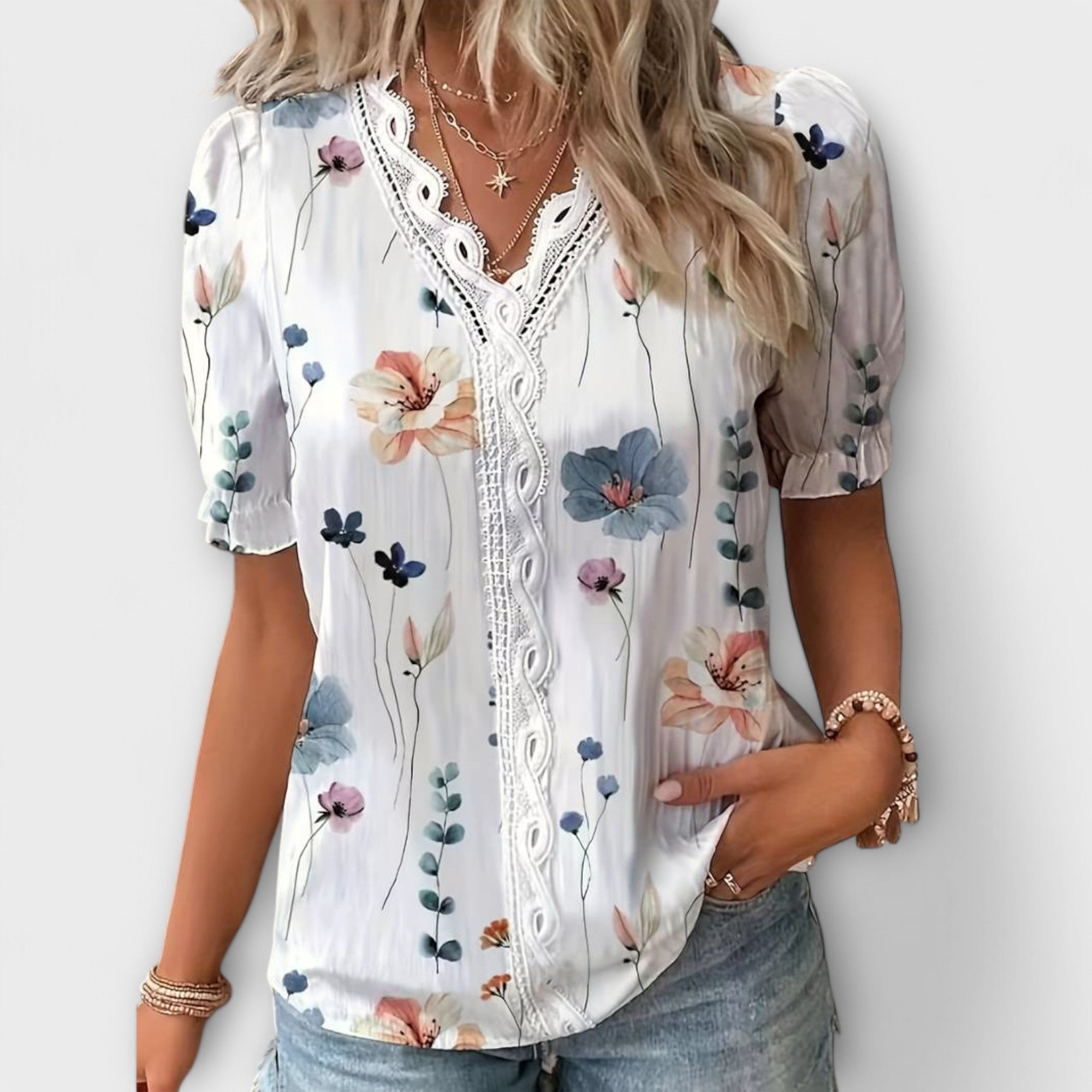 Emily - Modebluse med V-udskæring