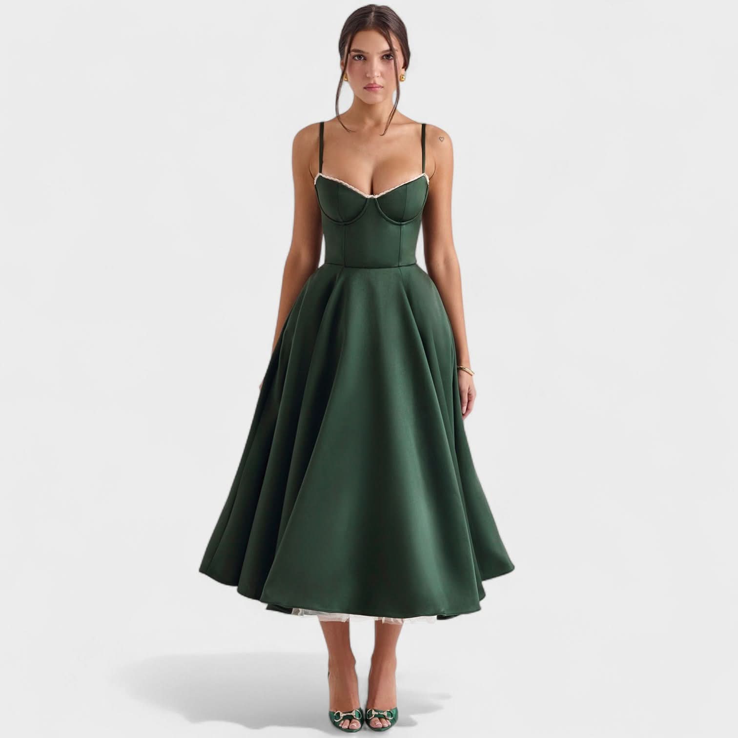 Clara Kjole – Retro Elegance