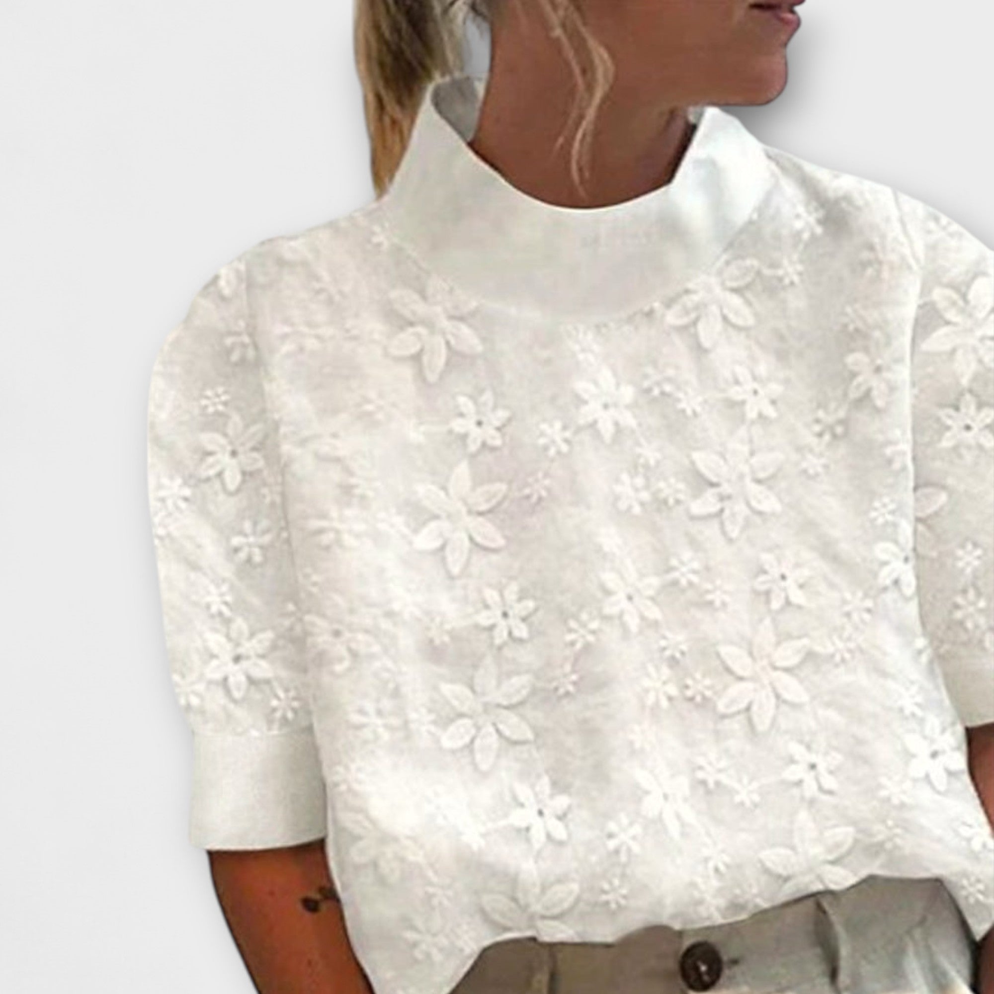 Bluse med broderet enkel krave