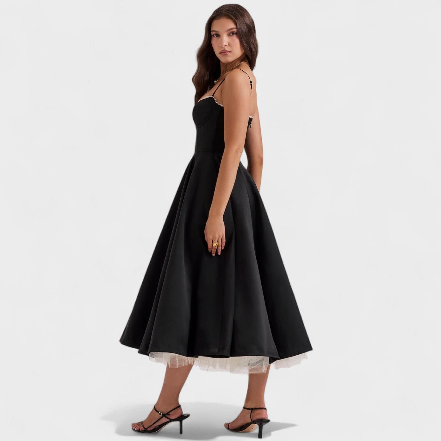 Clara Kjole – Retro Elegance