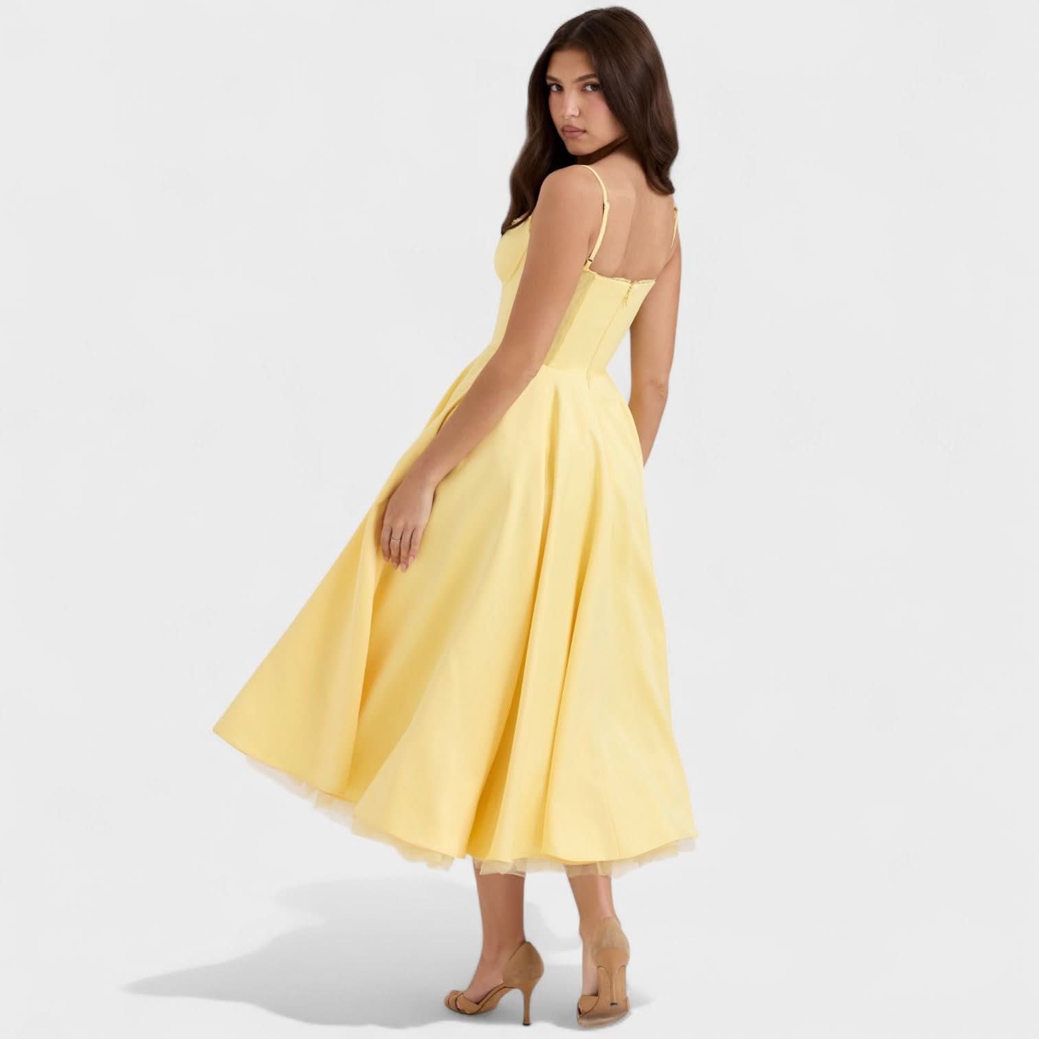 Clara Kjole – Retro Elegance