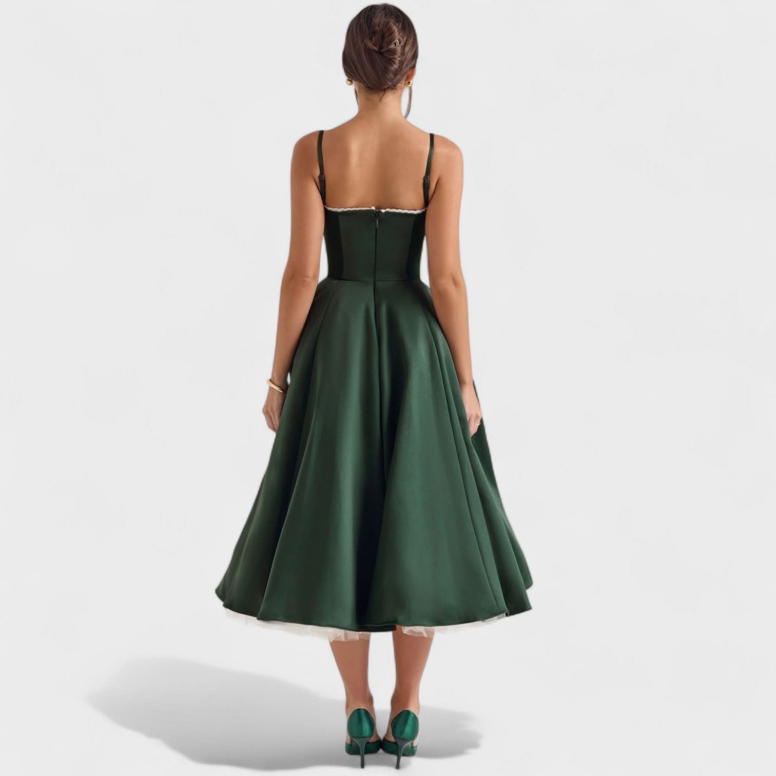Clara Kjole – Retro Elegance