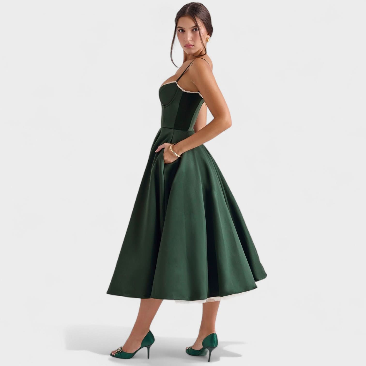 Clara Kjole – Retro Elegance