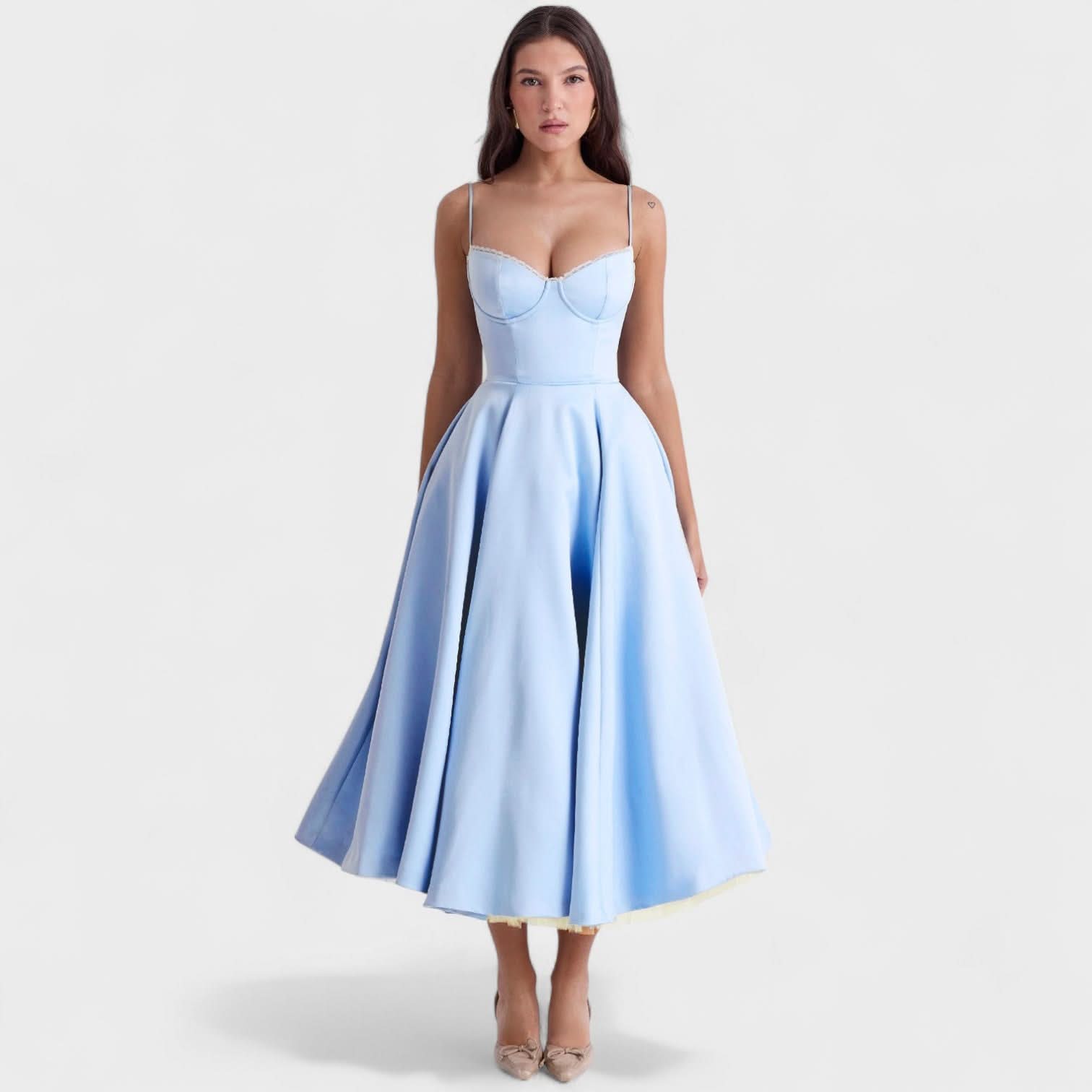 Clara Kjole – Retro Elegance